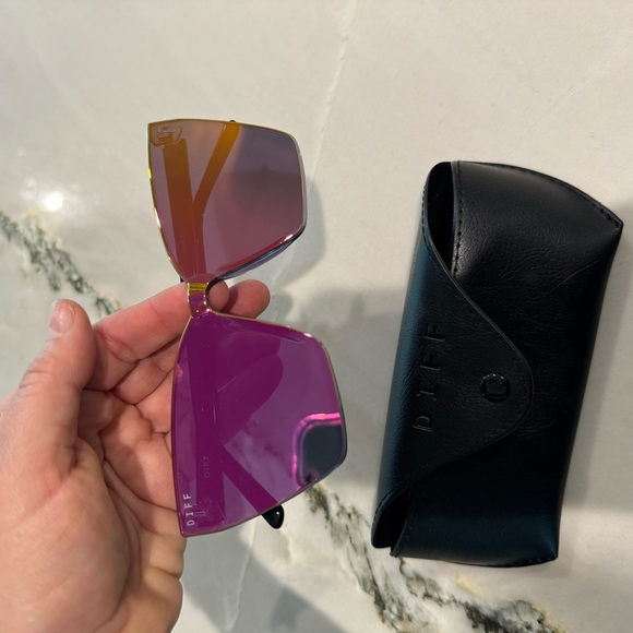 Diff Eyewear Goldie Pink Crystal Mirror Sunglasses - Picture 3 of 3